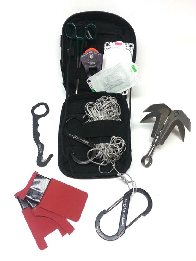 mini_hook_and_line_kit_black_case__66811.1532898957